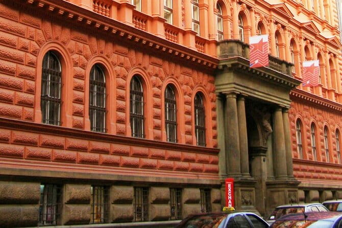 Wars and Totality History tour in Prague - An In-Depth Look at the Experience