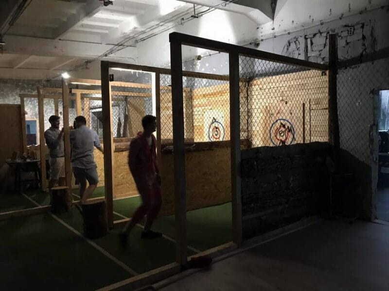 Warsaw: Axe Throwing Experience - Entering the World of Axe Throwing in Warsaw