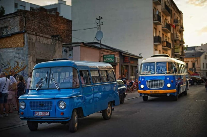 Warsaw: "Cheers on Wheels" Vodka Tasting Tour by Retro Bus - A Closer Look at the Tour Experience