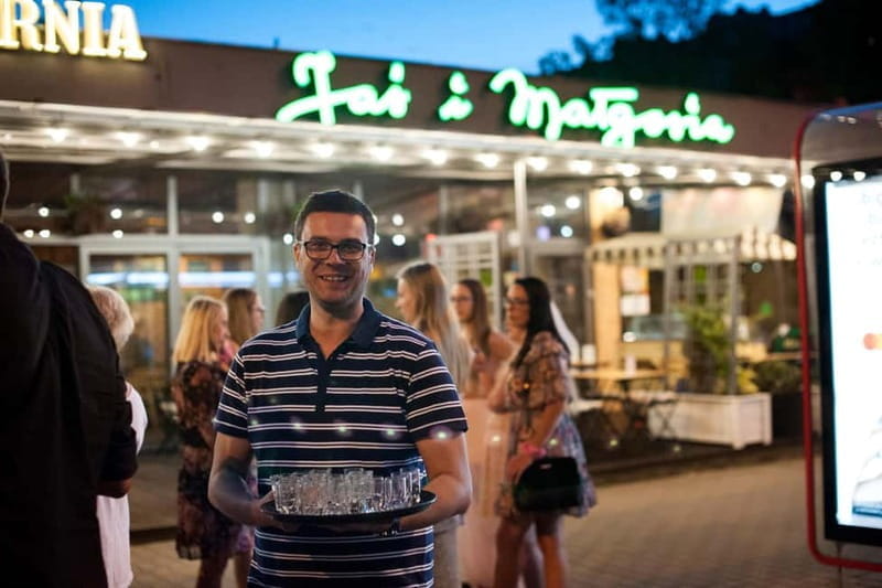 Warsaw: "Cheers on Wheels" Vodka Tasting Tour by Retro Bus - Price and Logistics: Worth the Cost?