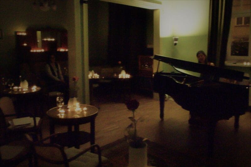 Warsaw Concert: Chopin  Painted by Candlelights with Wine - Who Will Love This Experience Most?