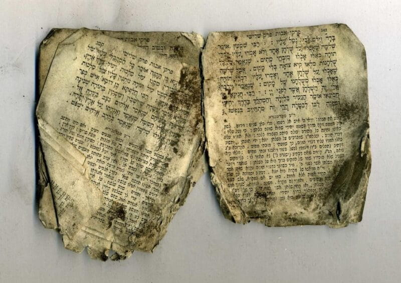 Warsaw: Jewish Heritage & Holocaust Walking Tour - The Dark Shadow: The Warsaw Ghetto and the Holocaust