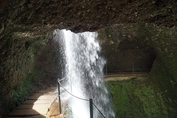 Wet your hair in the amazing Moinhos/Nova Levada - Key points / Takeaways