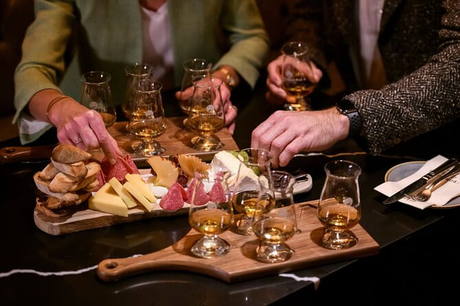 Whiskey & Wonders in Killarney - The Whiskey Tasting at O’Donoghue’s Pub