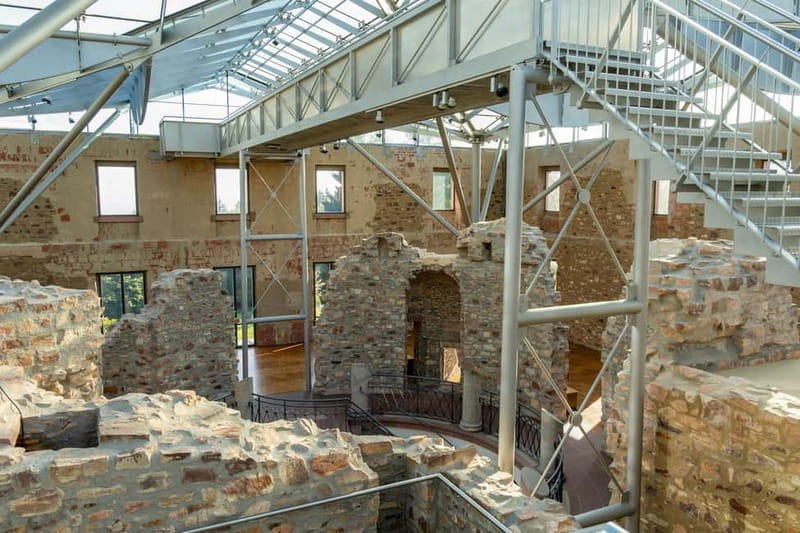 Wiesbaden: Platte Hunting Lodge  public guided tour - Who Should Consider This Tour?