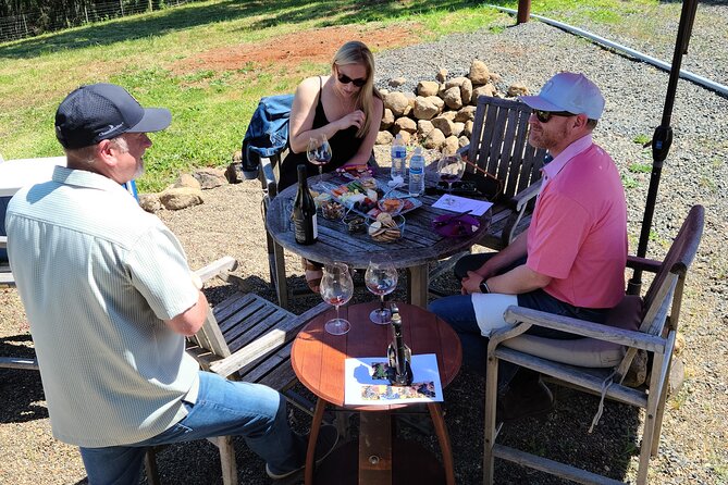 Willamette Valley Wine Tour With Lunch - Knowledgeable and Personable Guides