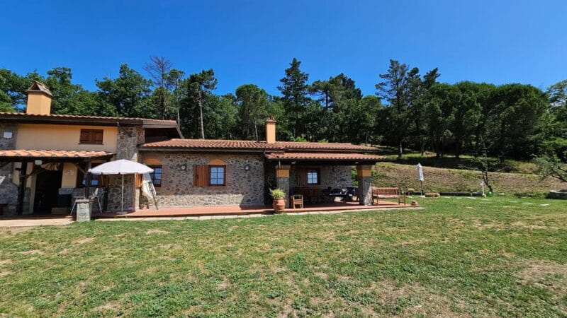 Win near Florence lunch or dinner in a traditional Tuscan farmhouse - Entering the Heart of Tuscany: Location and Setting