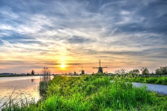 Windmill cruise through Warmond - A Windmill Cruise Through Warmond: An Authentic Dutch Experience