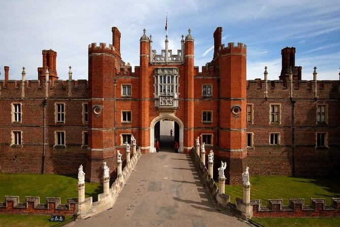 Windsor Castle and Hampton Court Palace Tour - Tour Inclusions and Exclusions