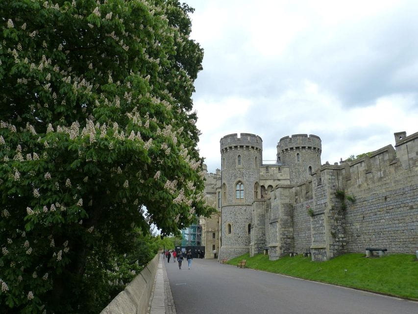 Windsor Castle Hampton Court Palace Private Tour With Pass - Pickup and Drop-off Details