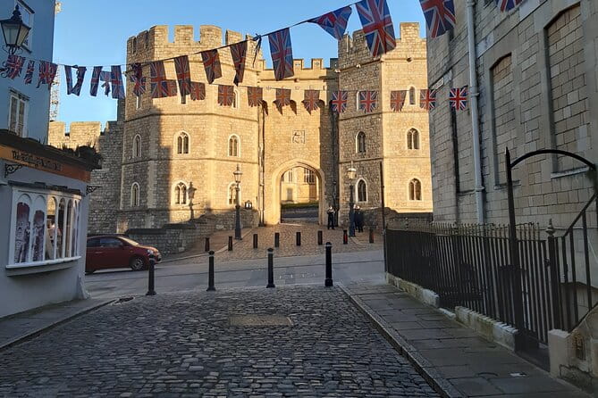 Windsor Castle Private Walking Tour with Accredited Expert Guide - A Closer Look: What to Expect from the Windsor Castle Private Tour