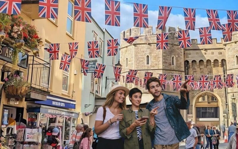 Windsor: City Walking Tour & Exploration Game - Exploring Windsor Through the Self-Guided Lens