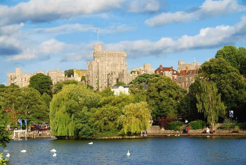 Windsor, Oxford and Stonehenge Tour from London - Exploring Windsor: The Queen’s Favorite Weekend Retreat