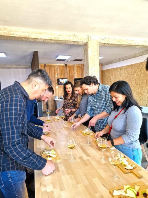 Wine and Cheese Tasting in the Heart of Madrid - Location and Private Space