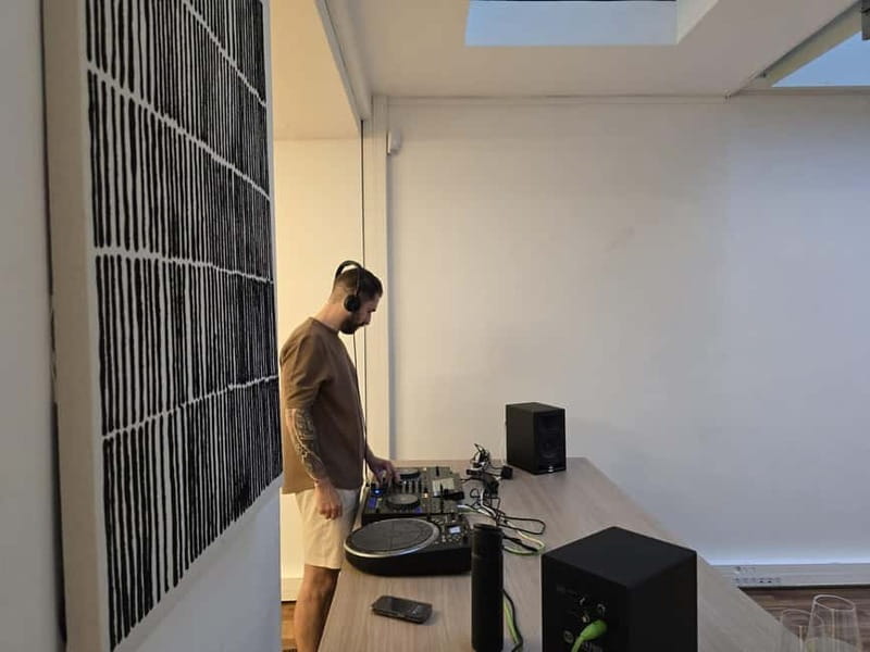 Wine tasting class & tasting with DJ set - FAQs