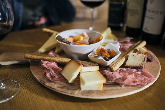 Wine Tasting near the Aquarium of Genoa - Starting at Cantine di Colombo: The Meeting Point and Atmosphere