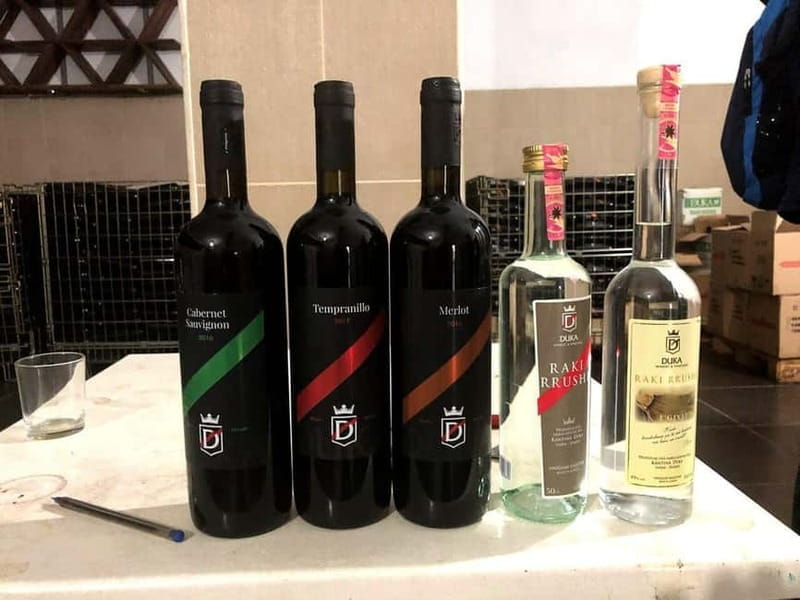 Wine tasting tour, Optional wine yard tour and kayak rides - Practical Details and Logistics