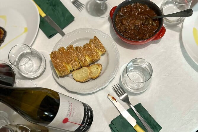 Wine tasting with gastronomic experience at Leonarda's home - Practical Tips for Booking and Enjoying the Experience