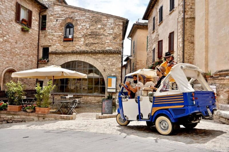 Wine Tour Spello in Tuk Tuk English +Spanish - Key points / Takeaways