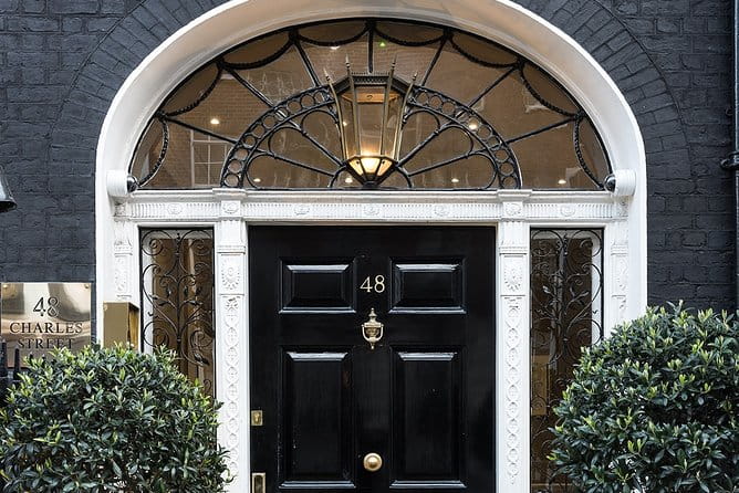 Winston Churchill's London - A Very Small Group Walking Tour - Churchill’s Personal Style and Daily Life in St. James’s