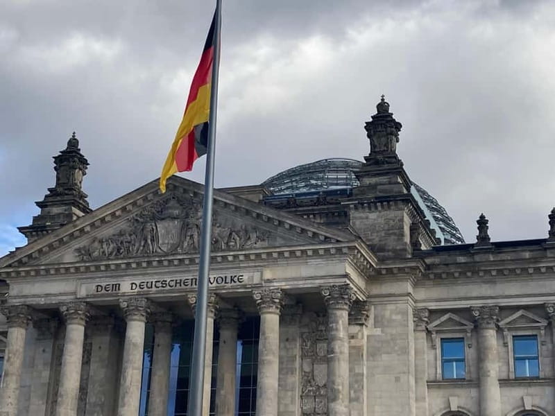 With Reichstag roof-terrace: Insider Parliament tour - Price and Logistics