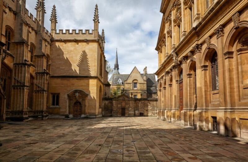 Wizarding Oxford Tour: Follow in Harry Potters Footsteps - 6 Alfred Street: A Charm of a Hidden Gem