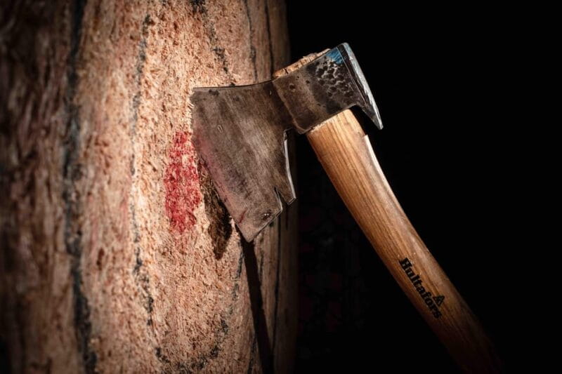 WOODCUTTER - AXE THROWING & BAR EXPERIENCE IN FRANKFURT - Introducing WoodCutter’s Axe Throwing Bar in Frankfurt