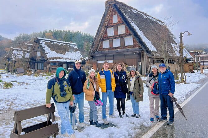 World Heritage Shirakawa-Go Perfect Guided Tour From Kanazawa - Transportation and Group Size