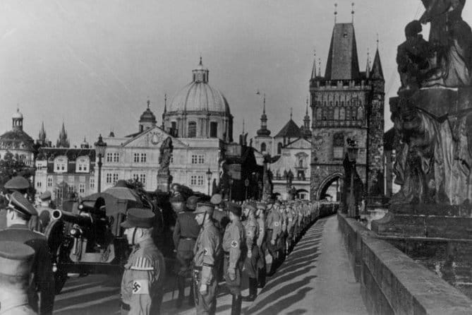World War II Tour with a crypt - Entering the World of Prague’s WWII Resistance and Memorials