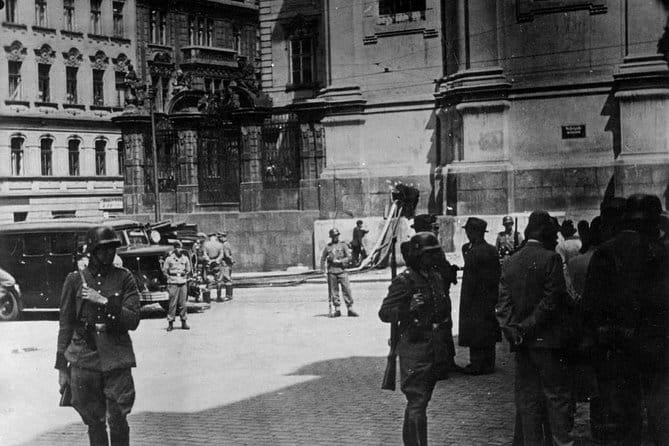 World War II Tour with a crypt - Price, Logistics, and Practical Tips