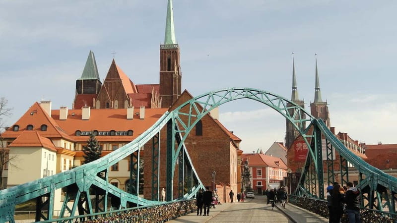 Wroclaw: Old Town, Ostrów Tumski, and Dwarves Guided Tour - Key Points / Takeaways