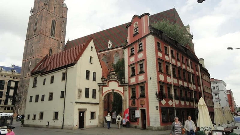 Wroclaw: Old Town, Ostrów Tumski, and Dwarves Guided Tour - Exploring Wroclaw’s Historic Heart