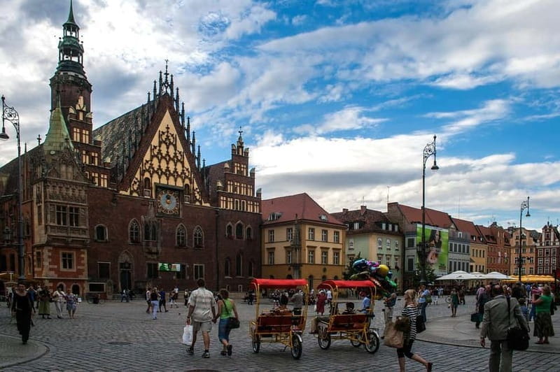 Wroclaw: Old Town, Ostrów Tumski, and Dwarves Guided Tour - The Odra Islands and Riverside Views