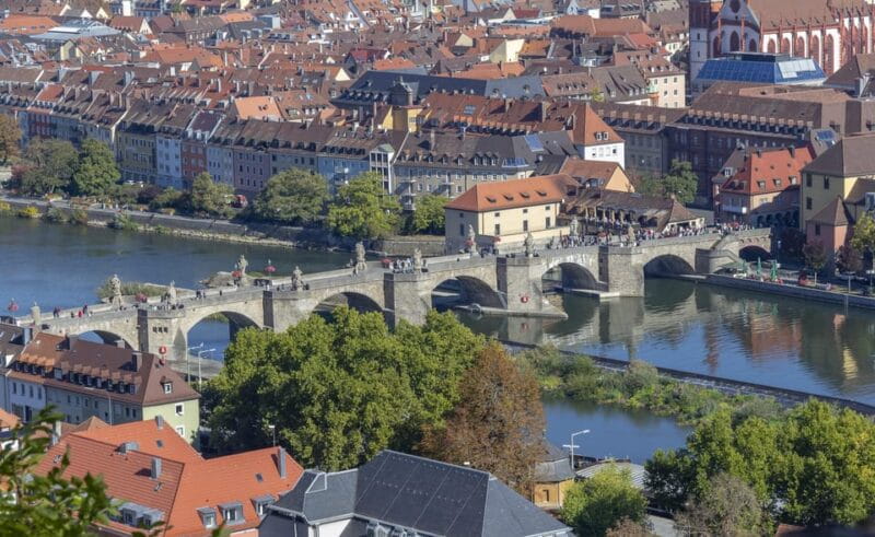Würzburg: Express Walk with a Local - Who Should Book This Tour?