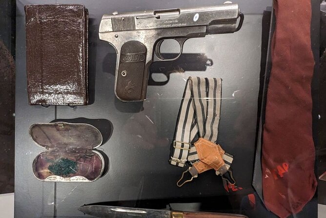 WWII in Prague Tour With Operation Anthropoid Crypt - Navigating Public Transportation in Prague