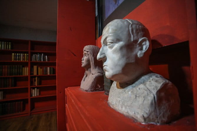 Xcape Room Bcn: Corpse Gallery Escape Room Barcelona - The Sum Up