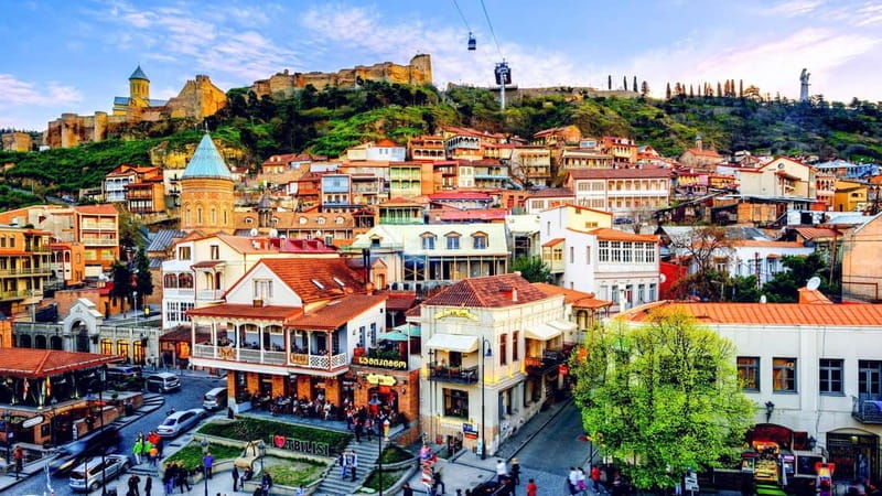 Yerevan to Tbilisi Round Trip: Walking Tour & Wine Tasting - Kartlis Deda: Giving the City Its Emblem
