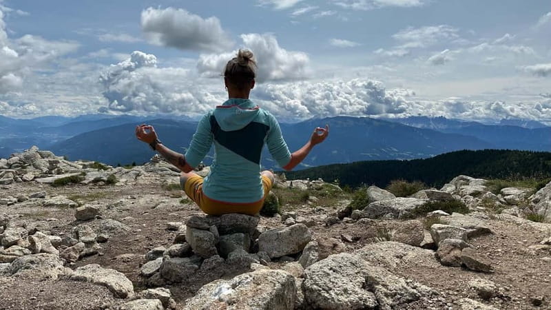 Yoga at the "Stoanamandl" viewpoint followed by brunch - Starting Point and Transportation: Easy Access to Mountain Beauty