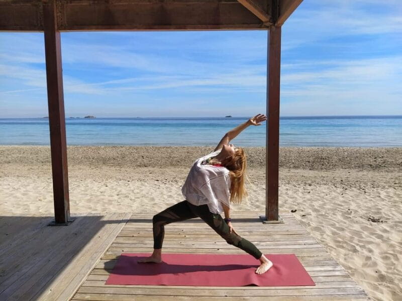 YOGA & MEDITATION AT THE BEACH OR IN THE FOREST - Practical Tips for Your Yoga & Meditation Experience