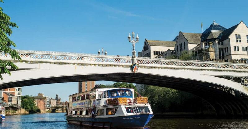 York: Daytime Sightseeing Boat Cruise with Live Commentary - Key Points / Takeaways