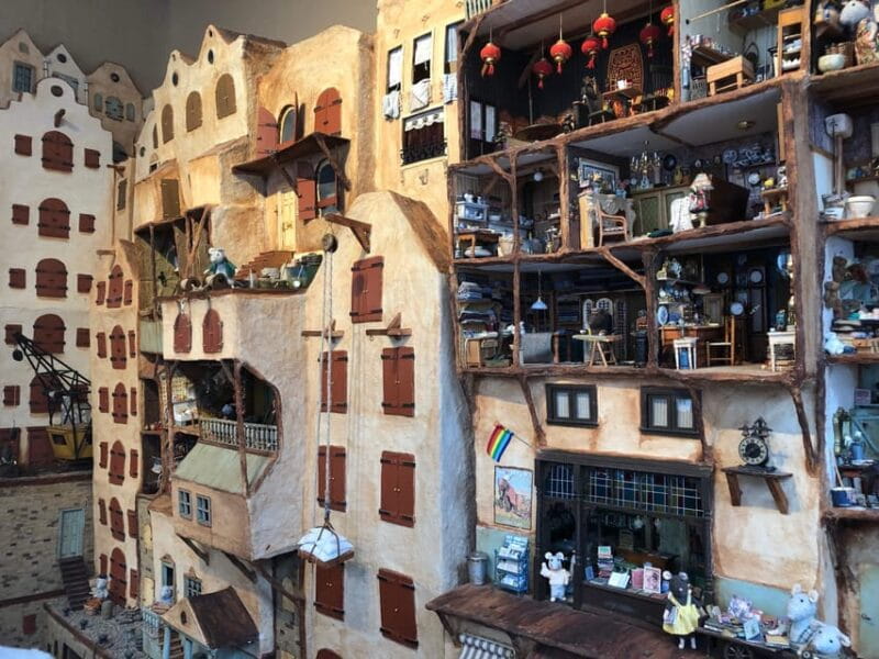 Your Own Amsterdam. Jordaan: The Atmosphere of Old Holland - Key points / Takeaways