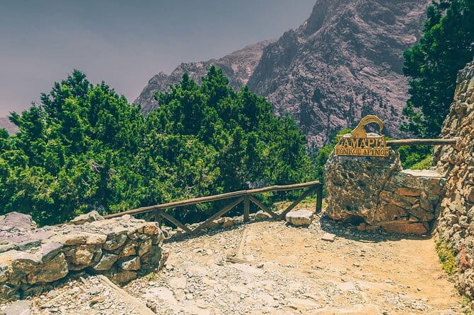 Your Tailored Samaria Tour That Nobody Will Believe. From Chania. - Entering Samaria Gorge: The Journey Begins