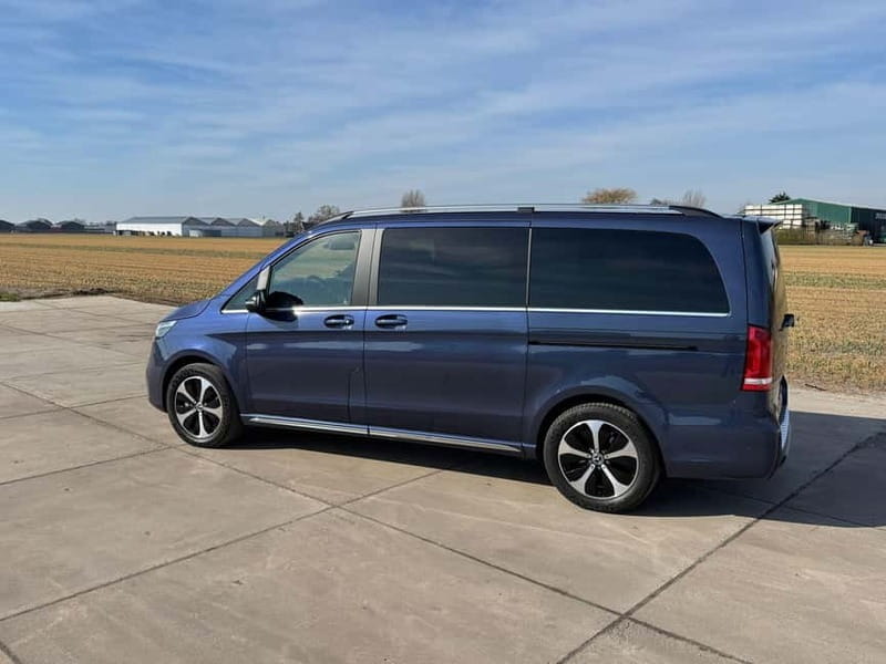 Zaanse Schans and Giethoorn Private Tour + 1-Hr Canal Cruise - Price and Logistics