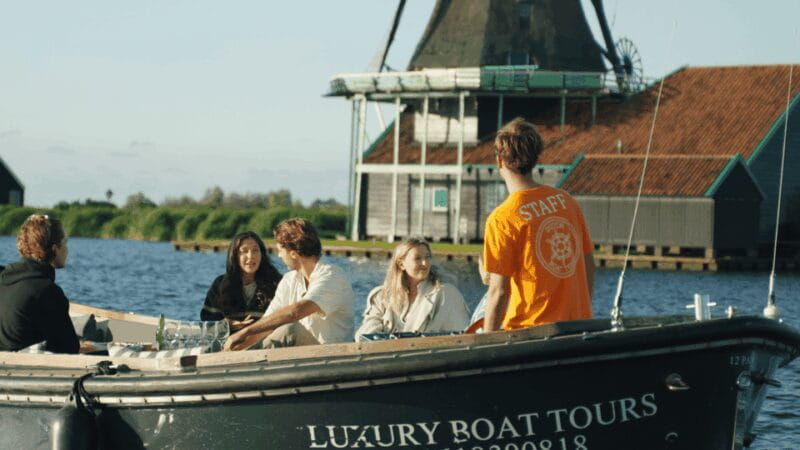 Zaanse Schans: Private Cruise + Live Guide, Optional Drinks - Key points / Takeaways