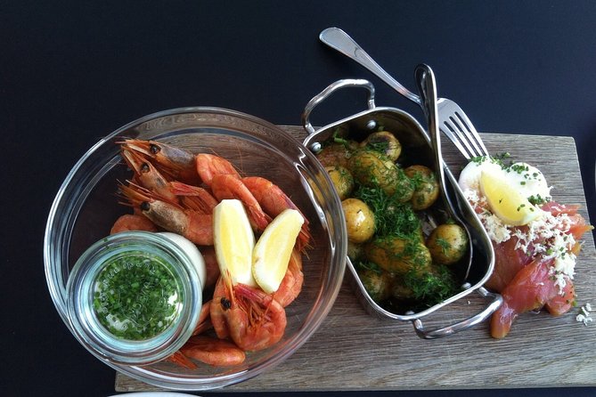 Zaanse Schans Windmills and Volendam Small-Group Tour From Amsterdam - Guided Tour by Expert Guide