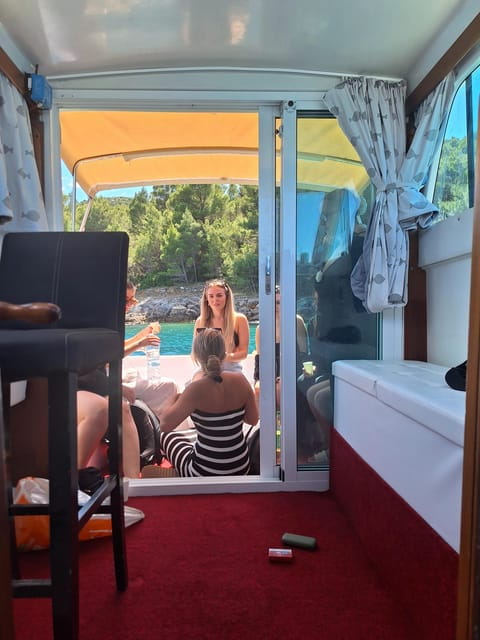 Zadar: Half-Day Island-Hopping and Lagoons Cruise with Fruit - FAQs