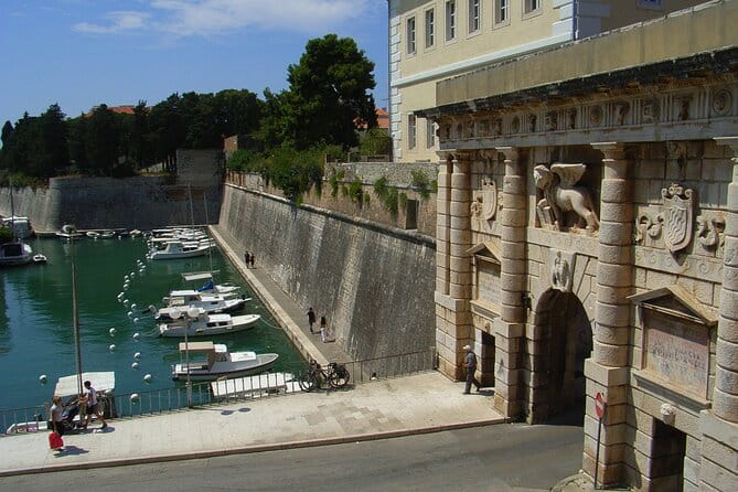 Zadar Private Walking Tour With A Professional Guide - Discovering Zadar: What the Tour Entails