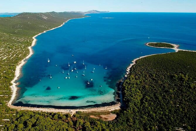 Zadar: Sakarun - Dugi otok Luxury Speedboat Tour with Lunch - Key Points: