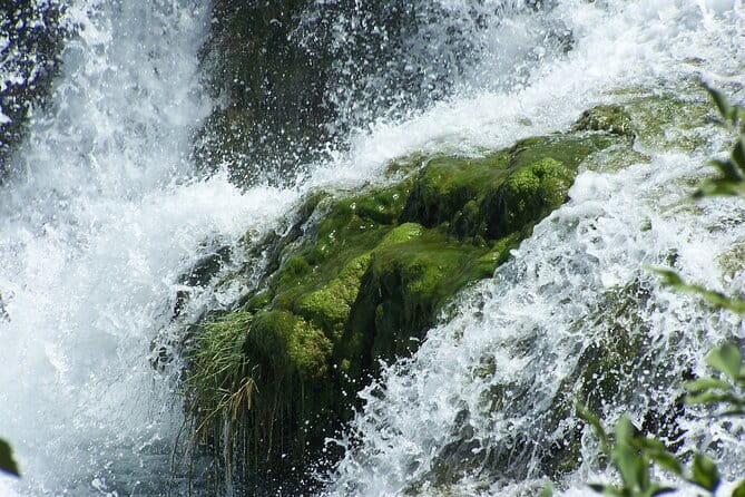 Zagreb airport or Zagreb to Split via Plitvice lakes for singles or couples - Practical Tips for the Trip