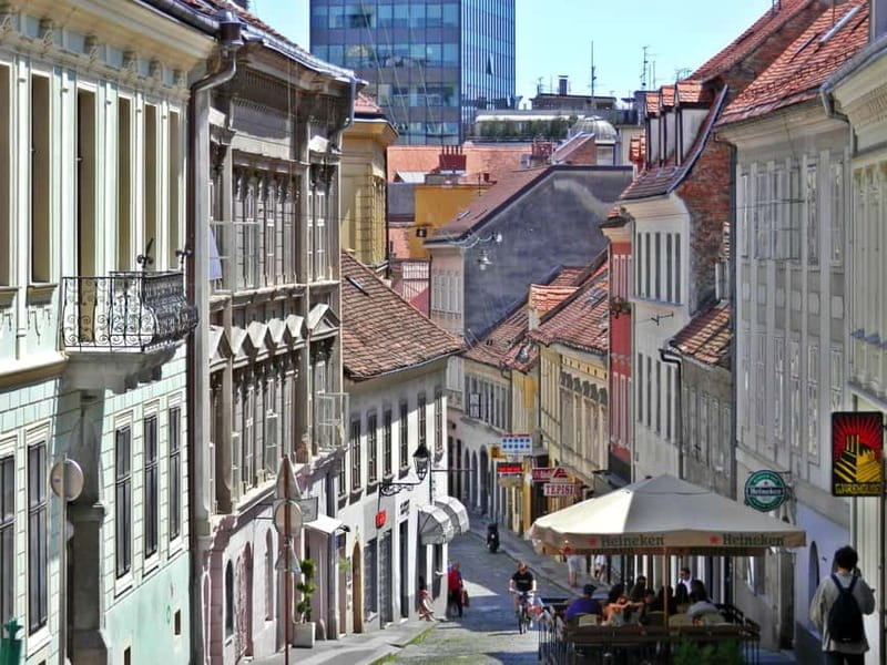 Zagreb: Group walking tour of Zagreb (funicular included) - Key points / Takeaways